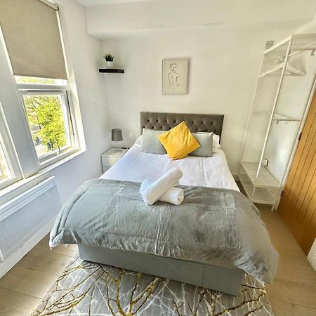Cosy En-Suite Room In Stratford لندن المظهر الخارجي الصورة