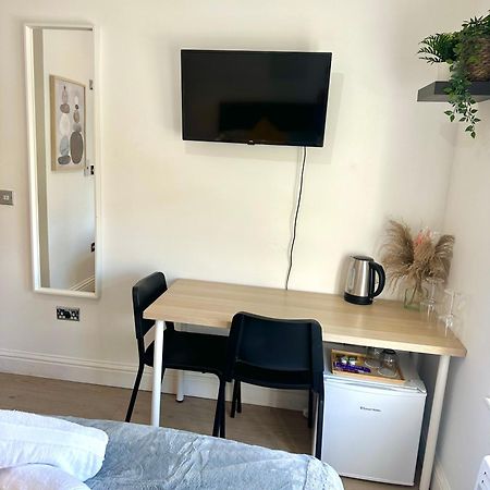 Cosy En-Suite Room In Stratford لندن المظهر الخارجي الصورة
